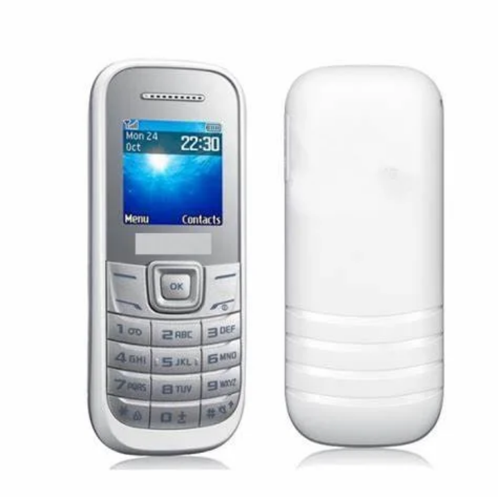 Téléphone Portable Simple E1200 à Prix Usine avec Écran Couleur TFT 1,52 Pouce, Autonomie de 15 Jours en Veille, Réseaux GSM 2G 3G